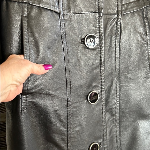 # 145  amazing very classy DANIER leather jacket with a zip out lining - Picture 4 of 13